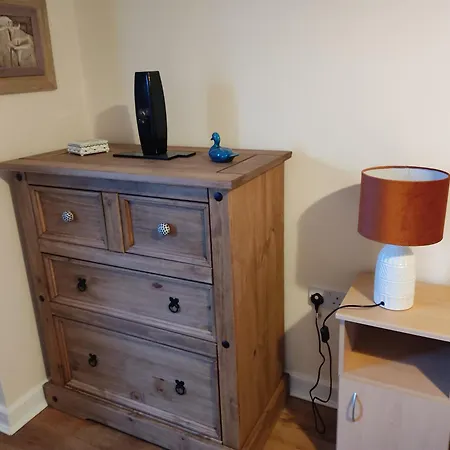 Swallows Nest - Spacious Bright Double Bedroom With Ensuite Bathroom *