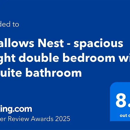 Homestay Swallows Nest - Spacious Bright Double Bedroom With Ensuite Bathroom Dublin