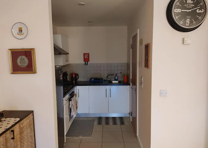 Swallows Nest - Spacious Bright Double Bedroom With Ensuite Bathroom Homestay szállás *